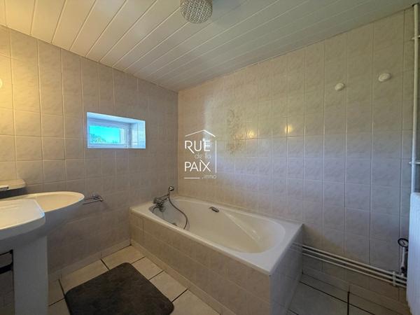 79400 EXIREUIL Très belle propriété - Cadre privilégié - Aux portes de Saint Maixent L'école