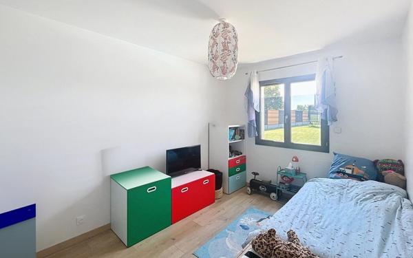 Maison à vendre    5 pièces • 127 m2 Vendat