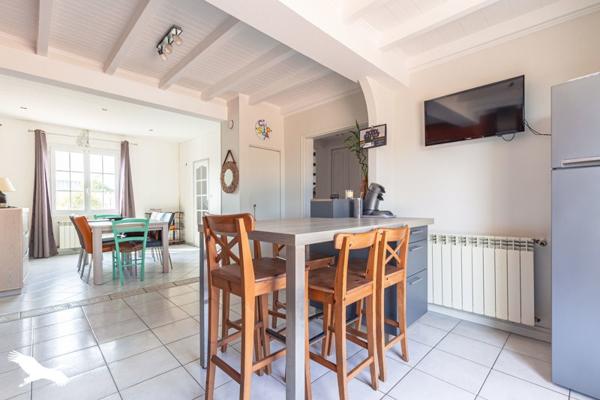 Maison 262 400 € Tonnay-Charente 5 p 130 m² DPE D