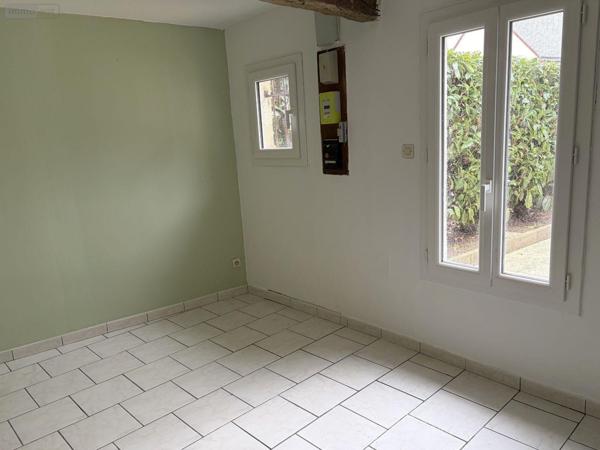 Maison à louer à La Chapelle-du-Noyer dans l'Eure-et-Loir (28200), ref : JR/975