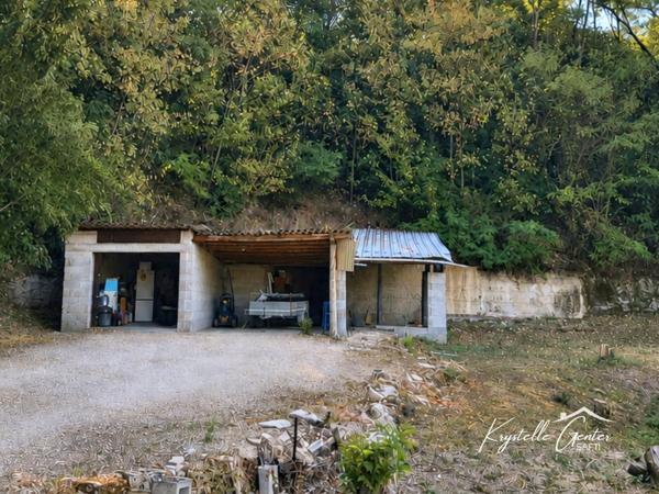 Artisans-Entrepreneurs : terrain avec garage et espaces professionnels