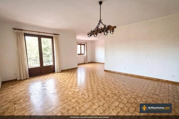 Vente                                                      Villa
                        
                     4 pièces                      130 m2                     à Carros