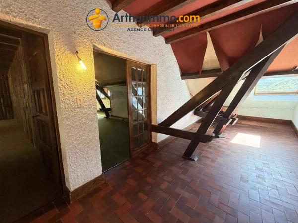 Vente                                                      Maison
                        
                     13 pièces                      400 m2                     à Saint-Jean-d'Aigues-Vives