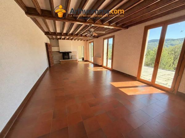 Vente                                                      Maison
                        
                     13 pièces                      400 m2                     à Saint-Jean-d'Aigues-Vives
