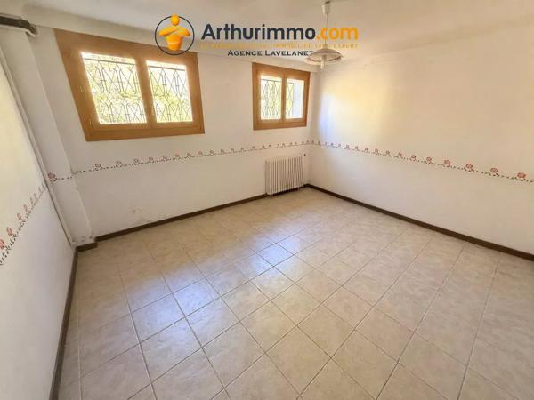 Vente                                                      Maison
                        
                     13 pièces                      400 m2                     à Saint-Jean-d'Aigues-Vives