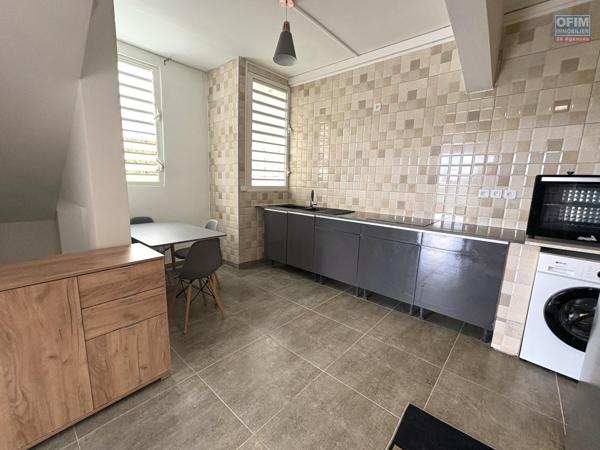 A louer grand T2 meublé au niveau du collège du Bassin Bleu Sainte-Anne