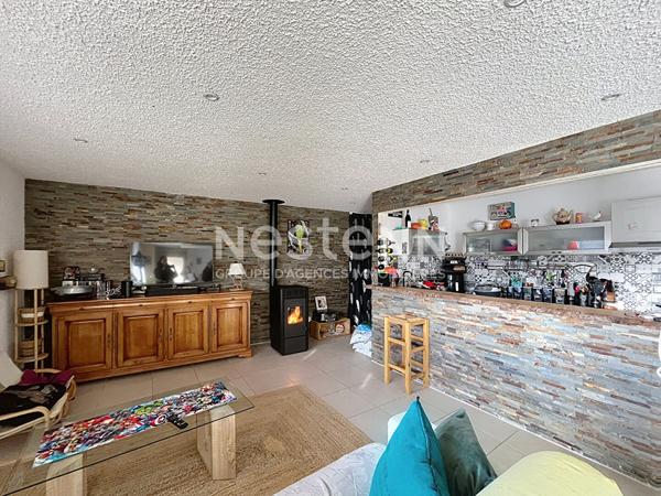 RETOURNAC ! EXCLUSIVITE Ancien corps de ferme de 200 m2 rénové sur 1000 m2 de terrain clos et plat