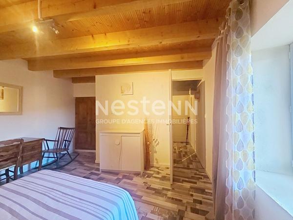 RETOURNAC ! EXCLUSIVITE Ancien corps de ferme de 200 m2 rénové sur 1000 m2 de terrain clos et plat