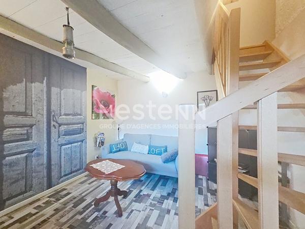 RETOURNAC ! EXCLUSIVITE Ancien corps de ferme de 200 m2 rénové sur 1000 m2 de terrain clos et plat