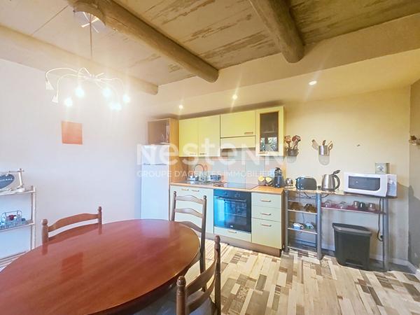 RETOURNAC ! EXCLUSIVITE Ancien corps de ferme de 200 m2 rénové sur 1000 m2 de terrain clos et plat