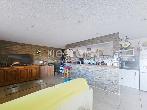 RETOURNAC ! EXCLUSIVITE Ancien corps de ferme de 200 m2 rénové sur 1000 m2 de terrain clos et plat