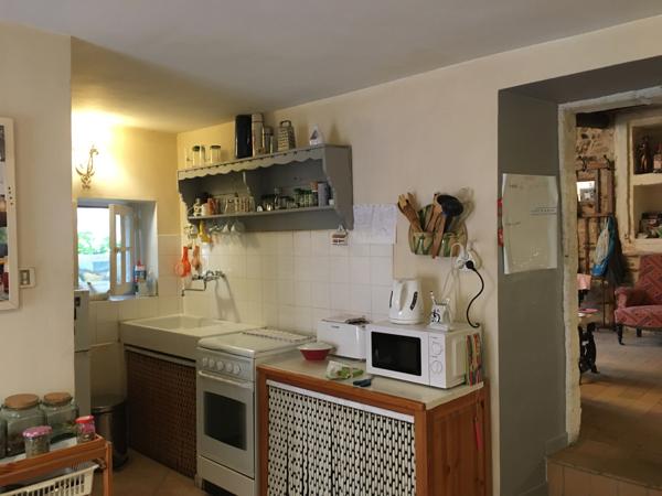 Les Angles (30133) Les Angles, Gard, Au coeur du vieux village, maison de charme avec terrasse, cave, cellier, garage