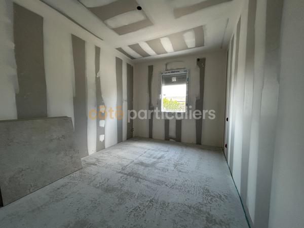 Vente
                Maison101,43 m² - 4 Pièces -
                    ARVERT (17530)