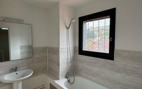 Appartement à louer    3 pièces • 57 m2 Bar-le-Duc