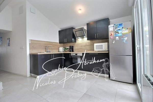 Maison rénovée, 2 chambres et bureau avec jardin et garage