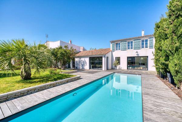 Île de Ré - Élégante Villa avec Piscine et Chai à Rénover à La Flotte