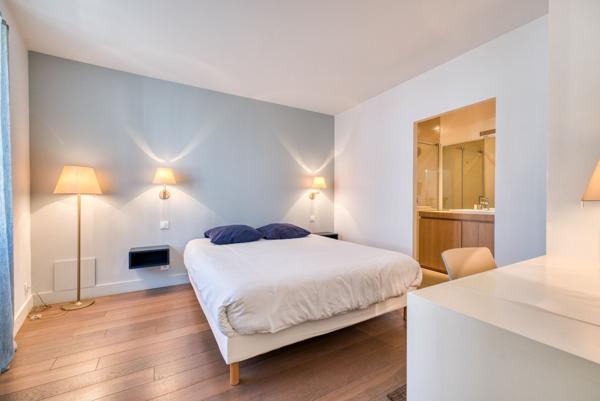 Île de Ré - Élégante Villa avec Piscine et Chai à Rénover à La Flotte