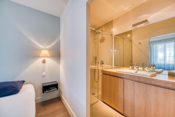 Île de Ré - Élégante Villa avec Piscine et Chai à Rénover à La Flotte