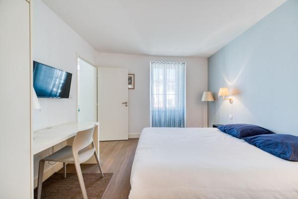 Île de Ré - Élégante Villa avec Piscine et Chai à Rénover à La Flotte