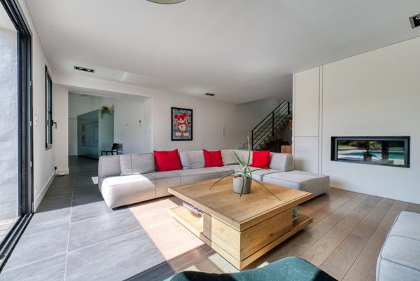 Île de Ré - Élégante Villa avec Piscine et Chai à Rénover à La Flotte