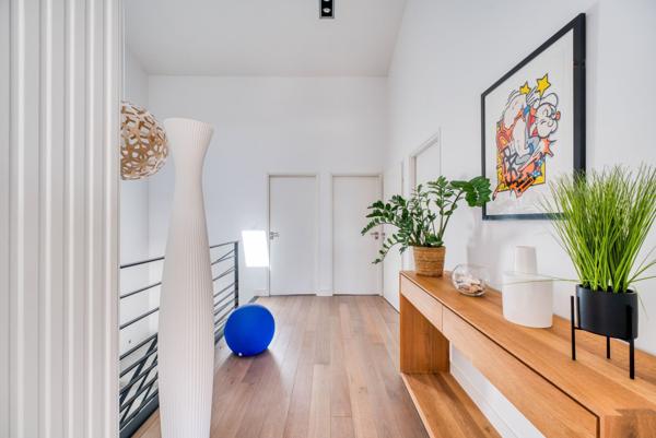 Île de Ré - Élégante Villa avec Piscine et Chai à Rénover à La Flotte