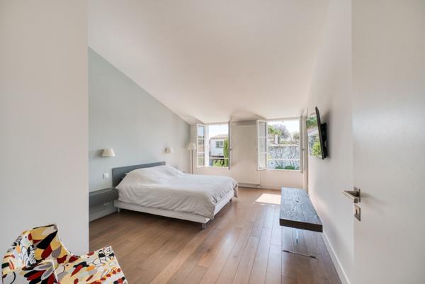 Île de Ré - Élégante Villa avec Piscine et Chai à Rénover à La Flotte