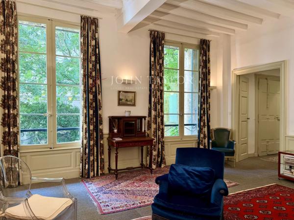 Appartement bourgeois d'exception - Vue imprenable sur le Palais des Papes