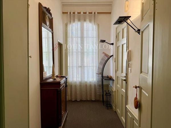 Appartement bourgeois d'exception - Vue imprenable sur le Palais des Papes