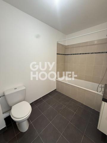 Appartement F2 dernier étage avec terrasse et parking. EXCLUSIVITE pour INVESTISSEUR ou PRIMO ACCEDANT - A vendre à Perpignan (66000) Quartier La Gare,