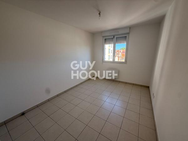 Appartement F2 dernier étage avec terrasse et parking. EXCLUSIVITE pour INVESTISSEUR ou PRIMO ACCEDANT - A vendre à Perpignan (66000) Quartier La Gare,