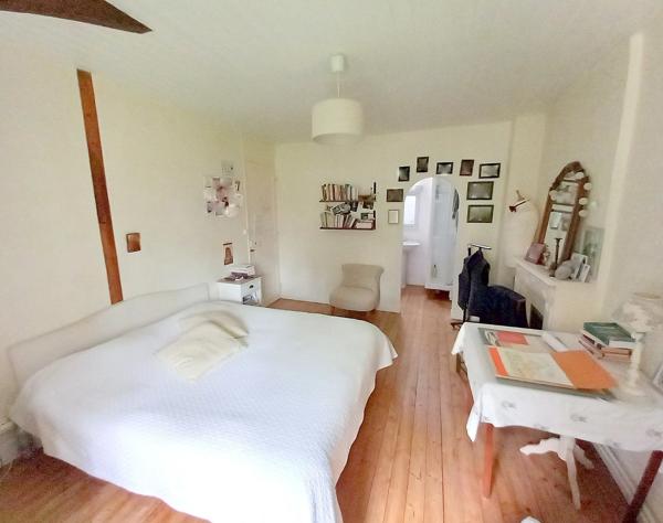 Maison de caractère - 180m² – 1,35 hectare de nature aux portes de Laval (Bonchamp)