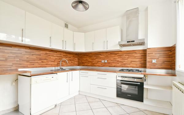 Appartement à louer    4 pièces •  Valence