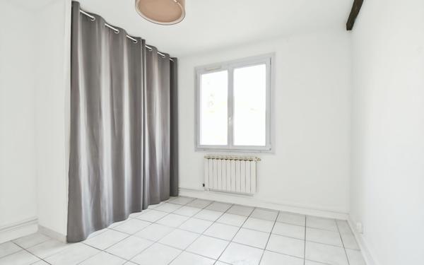 Appartement à louer    4 pièces •  Valence