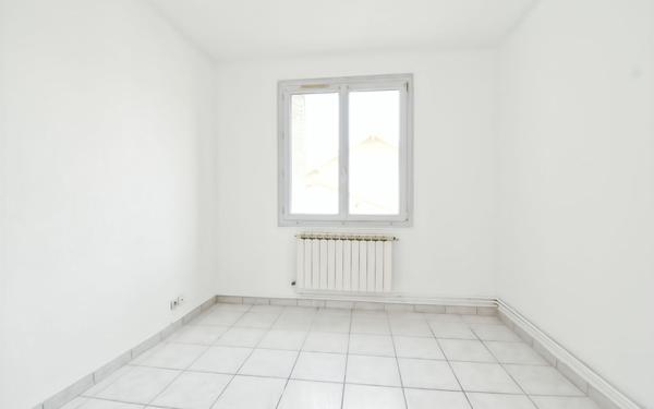 Appartement à louer    4 pièces •  Valence