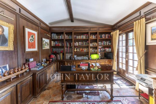 Maison en pierre avec maison d'amis, au calme absolu près de Valbonne