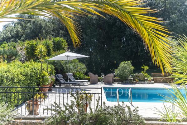 Maison en pierre avec maison d'amis, au calme absolu près de Valbonne