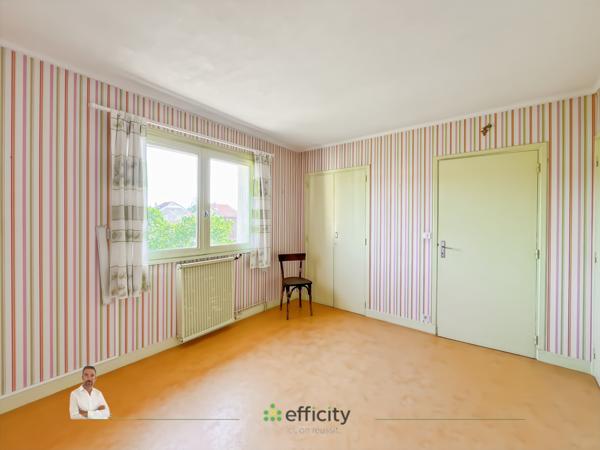 Maison
         7 pièces
        - 151 m² Exclusivité 229 000 € *