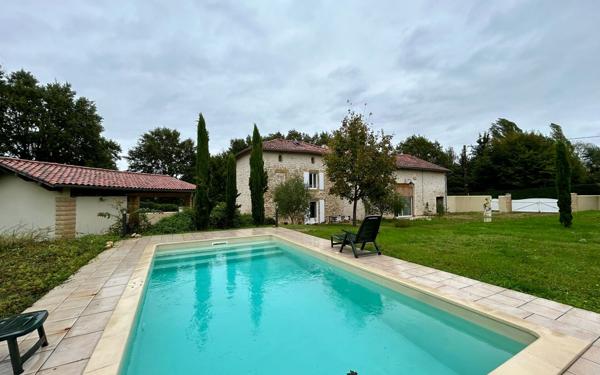 Maison à vendre    4 pièces •  Nieuil