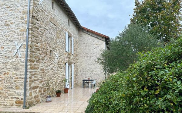 Maison à vendre    4 pièces •  Nieuil