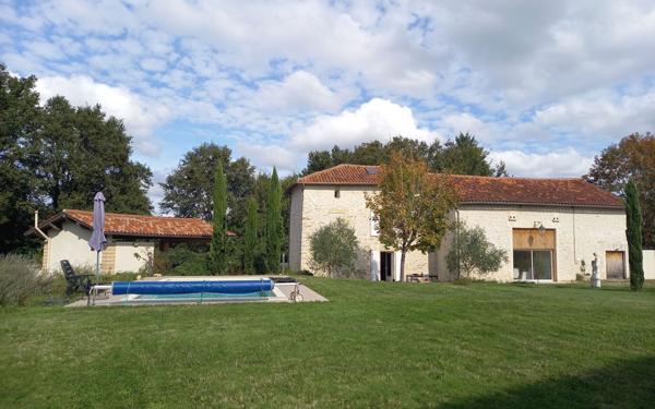 Maison à vendre    4 pièces •  Nieuil