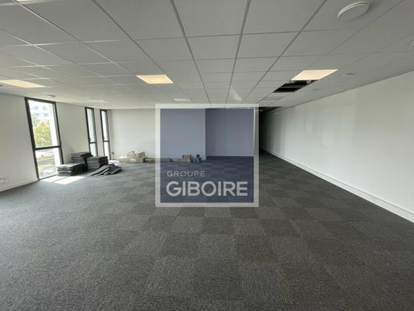 ATIKA A : Bureaux - A VENDRE - TRELAZE (réf : 49.017494)