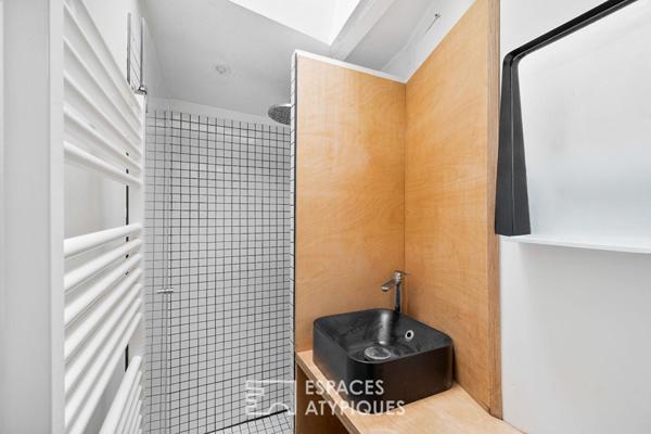 Petite maison avec cour au calme absolu – Marcadet-Poissonnier