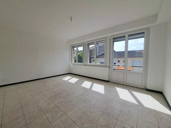 Location Appartement 4 pièces 94 m2 à Carmaux