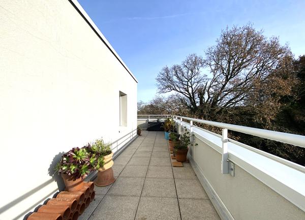Appartement à vendre à Vannes secteur Saint Guen 3 chambres dernier étage terrasse !