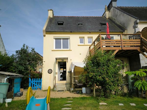 Grande maison / Proche des commodités à pieds