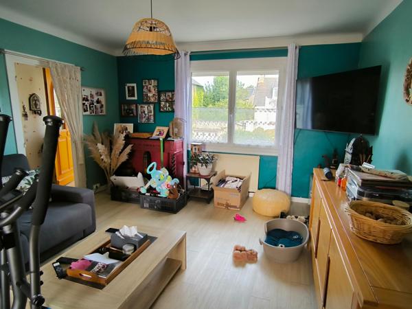 Grande maison / Proche des commodités à pieds