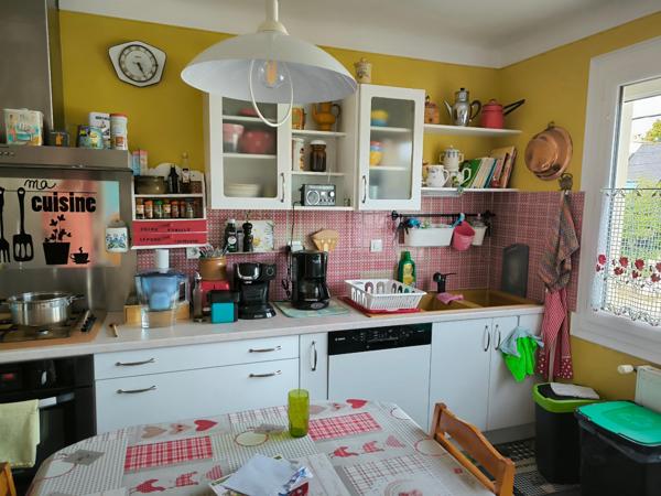 Grande maison / Proche des commodités à pieds