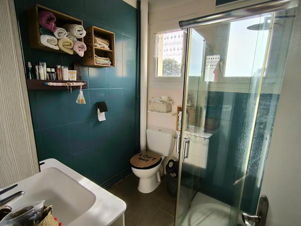 Grande maison / Proche des commodités à pieds