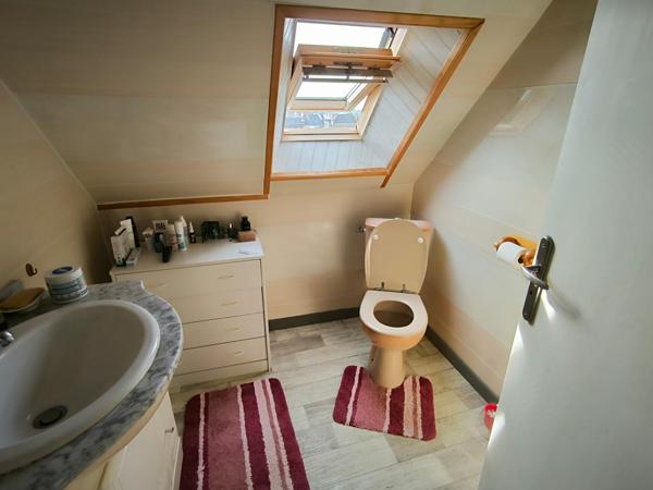 Grande maison / Proche des commodités à pieds