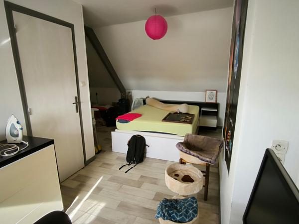 Grande maison / Proche des commodités à pieds